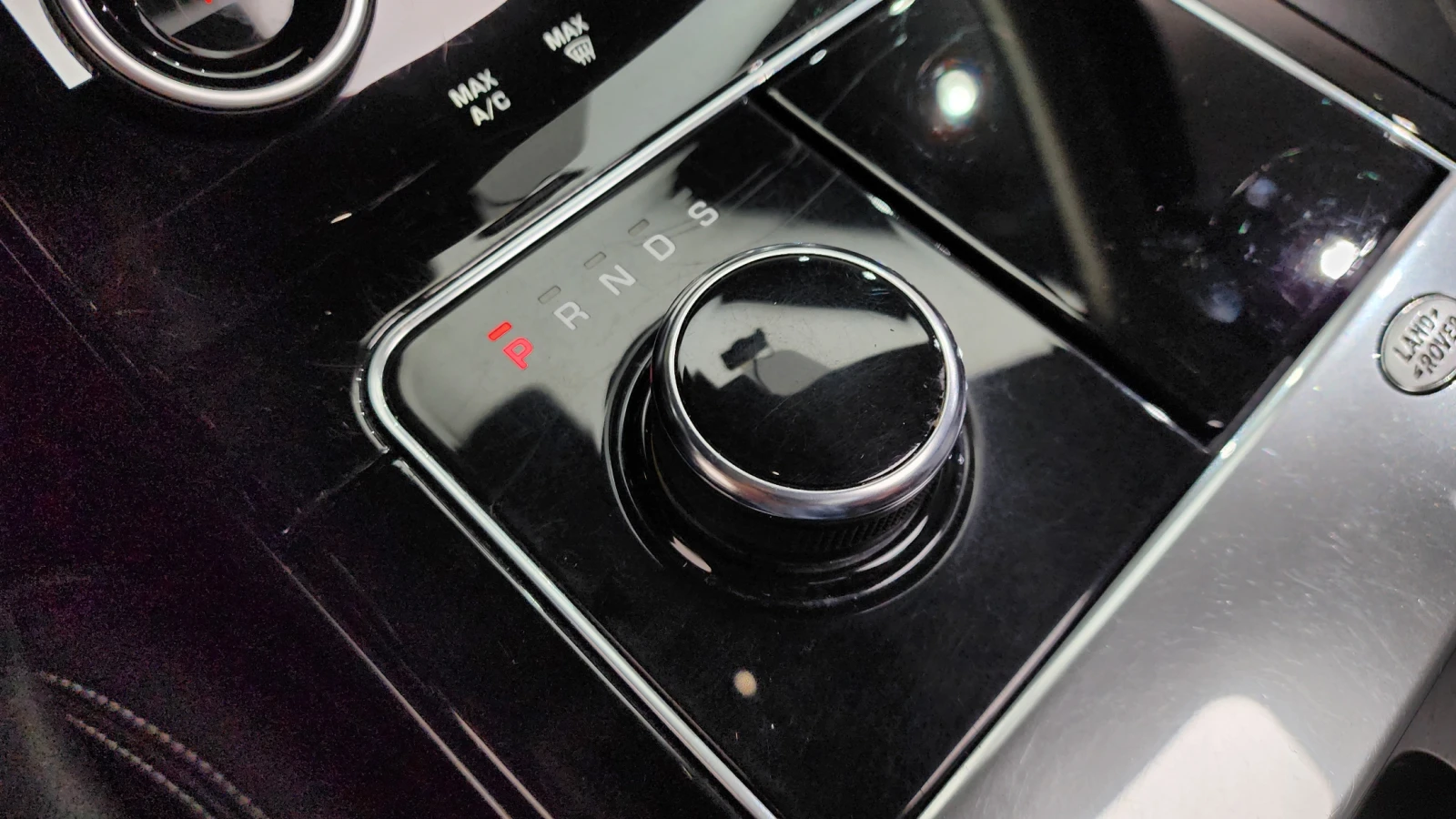 Land Rover Range Rover Velar D240* BLIND SPOT* ЕЛ. БАГАЖНИК* ЛЮК* КРАЙНА ЦЕНА, снимка 9 - Автомобили и джипове - 55595197