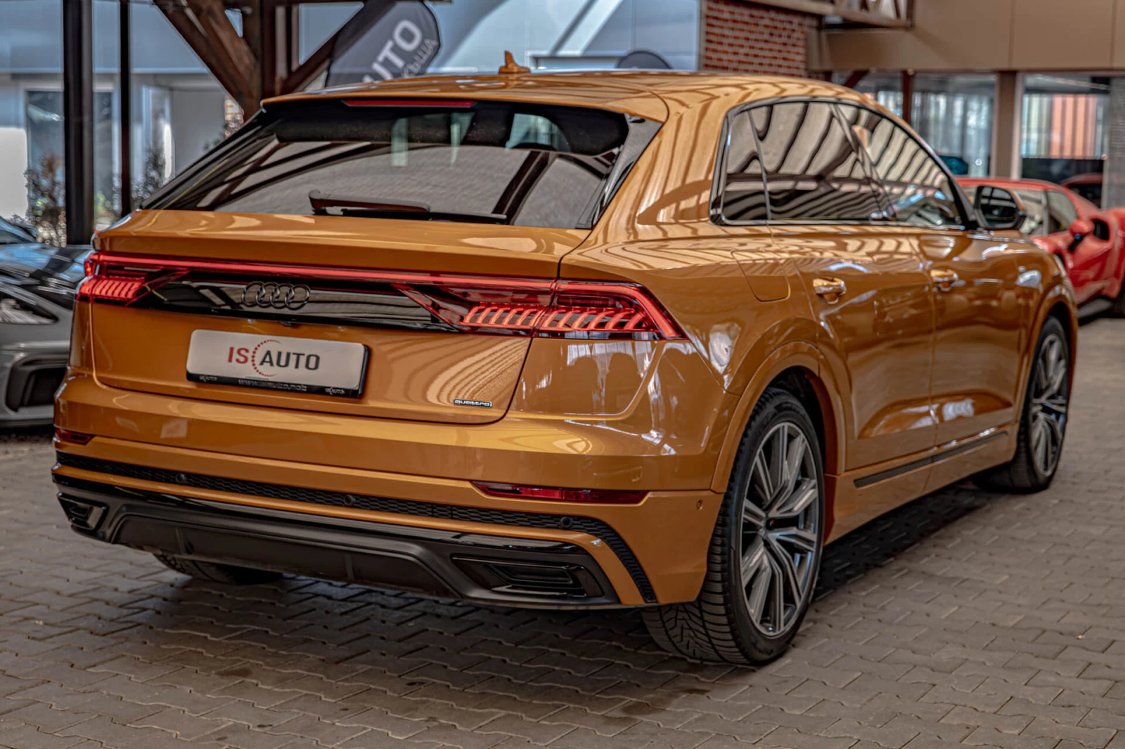 Audi Q8 50TDI/Distronic/Bang&Olufsen/Side Assist/3D Камера, снимка 6 - Автомобили и джипове - 55642863