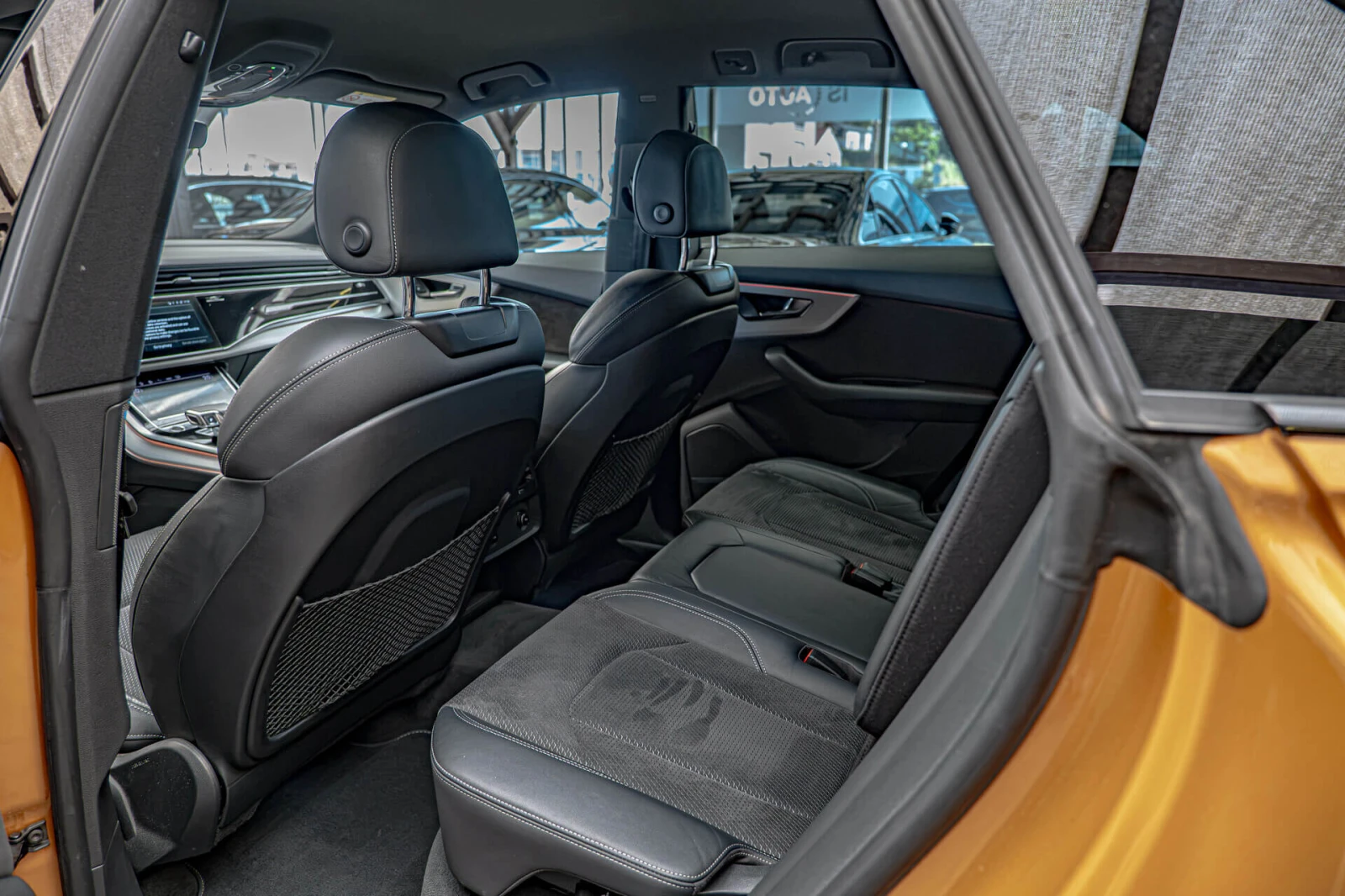 Audi Q8 50TDI/Distronic/Bang&Olufsen/Side Assist/3D Камера, снимка 10 - Автомобили и джипове - 55642863
