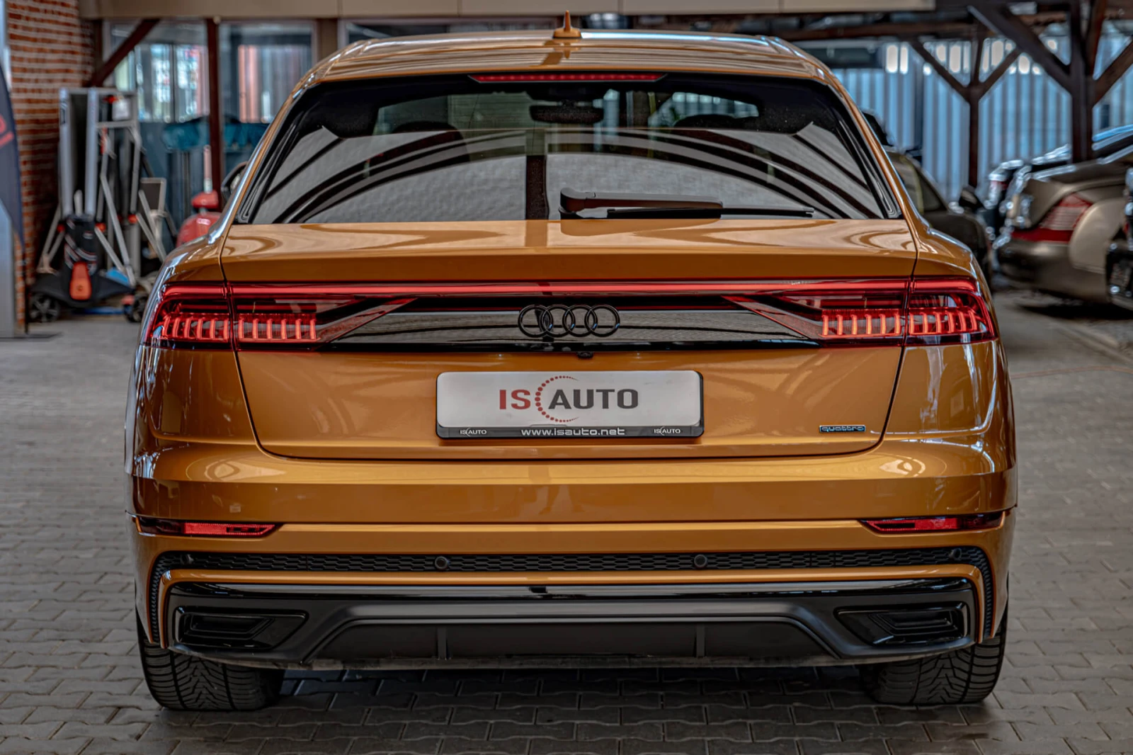 Audi Q8 50TDI/Distronic/Bang&Olufsen/Side Assist/3D Камера, снимка 4 - Автомобили и джипове - 55642863