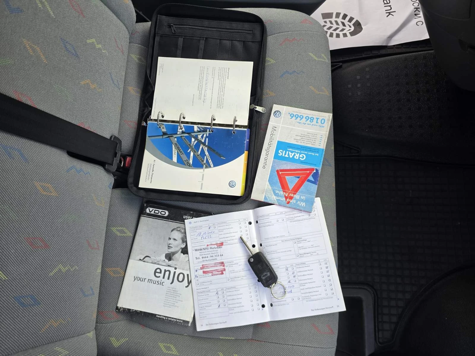 VW Transporter 1.9TDI 9MECTA, снимка 11 - Бусове и автобуси - 55515650