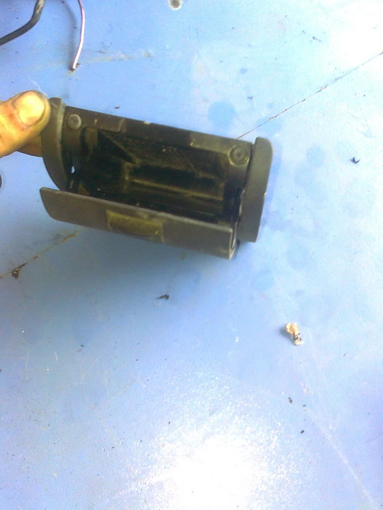 Пепелник за Мерцедес Ц220 99г.