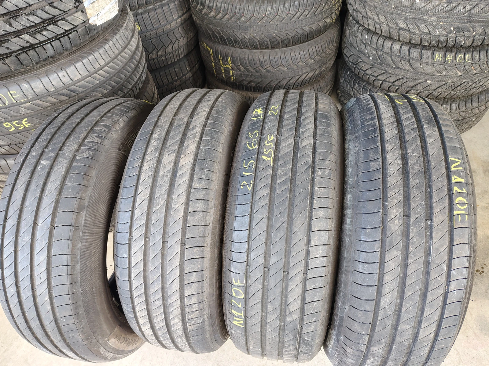 Гуми Летни 215/65R17