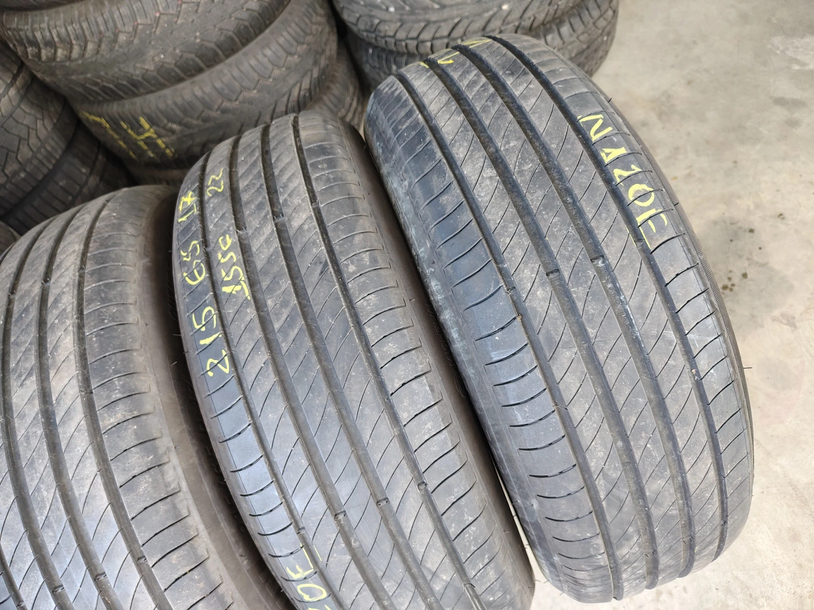 Гуми Летни 215/65R17, снимка 3 - Гуми и джанти - 55845900