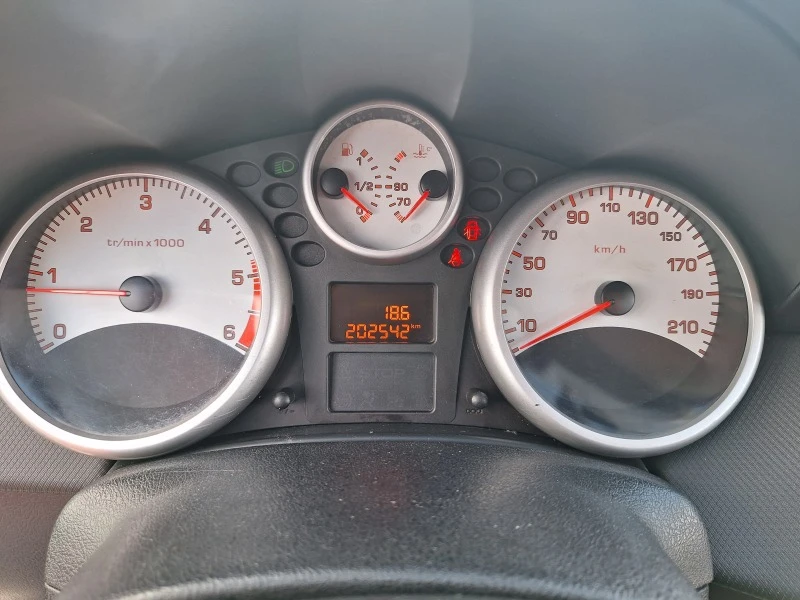 Peugeot 207 1.4hdi, снимка 12 - Автомобили и джипове - 45470043