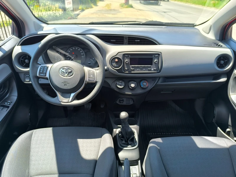 Toyota Yaris 1.0VVT-i, снимка 9 - Автомобили и джипове - 48233154