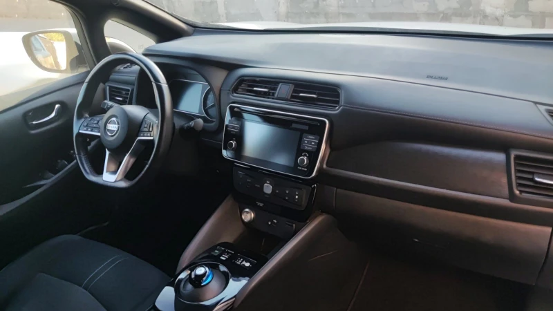 Nissan Leaf  40kWh Acenta, снимка 5 - Автомобили и джипове - 46747681