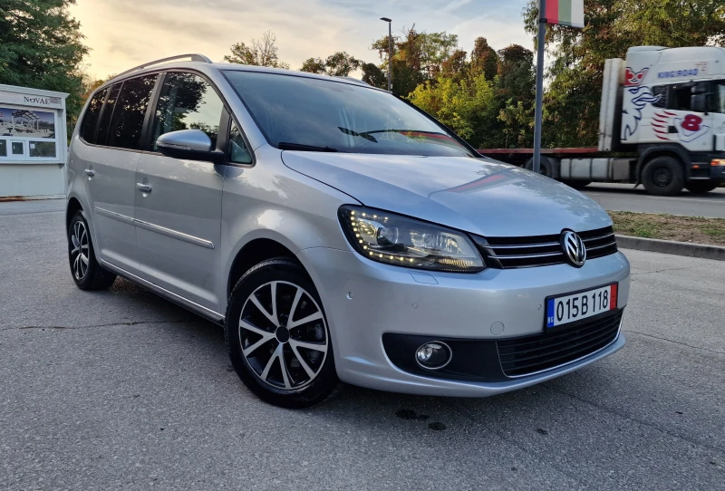 VW Touran 2.0tdi/140к.с./Панорама* Всички екстри* , снимка 1 - Автомобили и джипове - 47464322