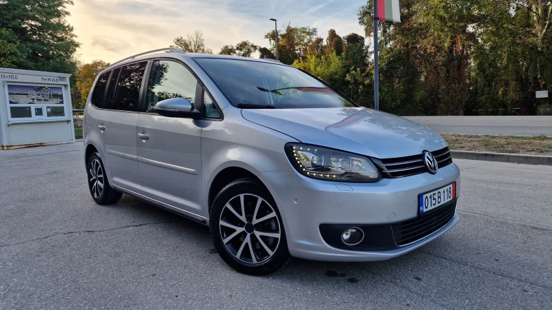 VW Touran 2.0tdi/140к.с./Панорама* Всички екстри* , снимка 7 - Автомобили и джипове - 47464322