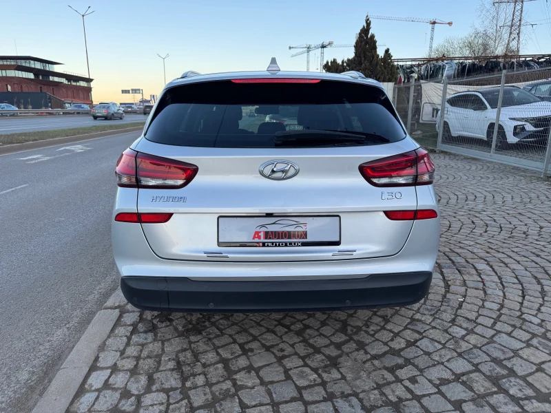 Hyundai I30 1.6CRDI/Automatic, снимка 3 - Автомобили и джипове - 49579884