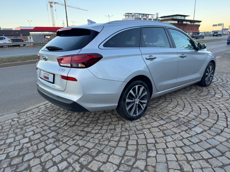 Hyundai I30 1.6CRDI/Automatic, снимка 4 - Автомобили и джипове - 49579884