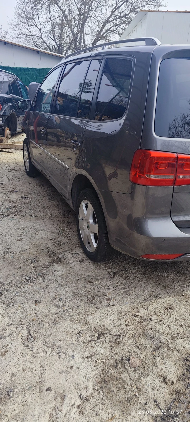 VW Touran, снимка 2 - Автомобили и джипове - 49610984