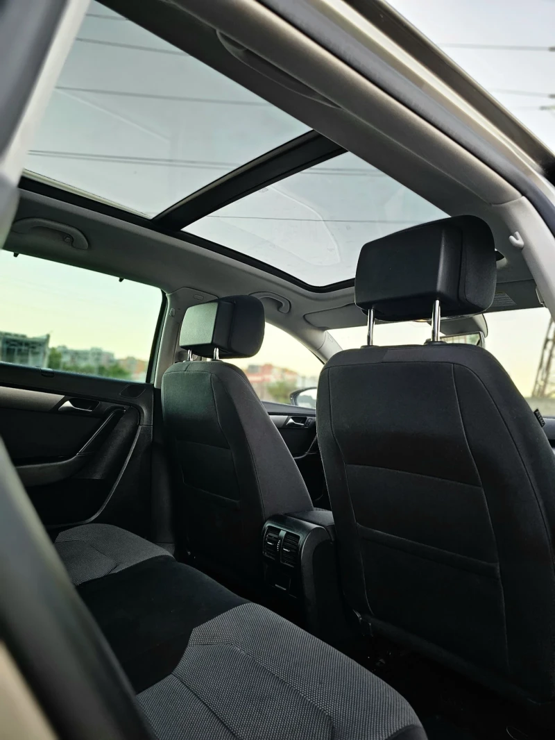 VW Passat B7 Full Масаж/Обдухване/Подгрев/Панорама, снимка 13 - Автомобили и джипове - 51774417