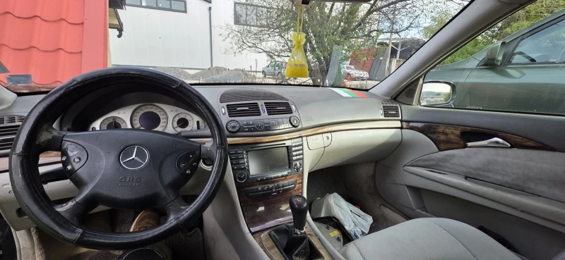 Mercedes-Benz E 270, снимка 7 - Автомобили и джипове - 52559631