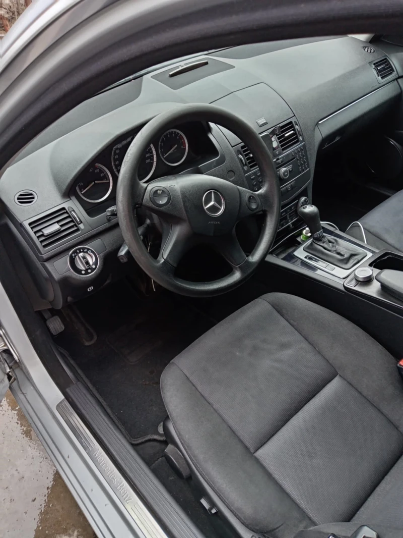 Mercedes-Benz C 180, снимка 8 - Автомобили и джипове - 52707796