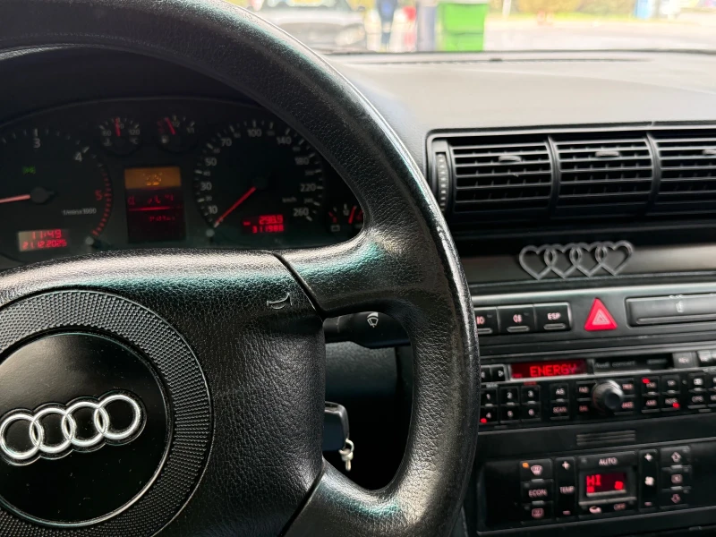 Audi A4 FACELIFT, снимка 4 - Автомобили и джипове - 52874749