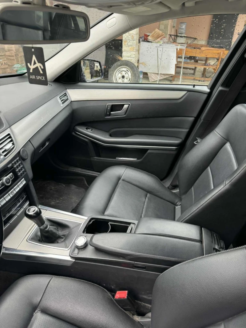 Mercedes-Benz E 200, снимка 4 - Автомобили и джипове - 53391714