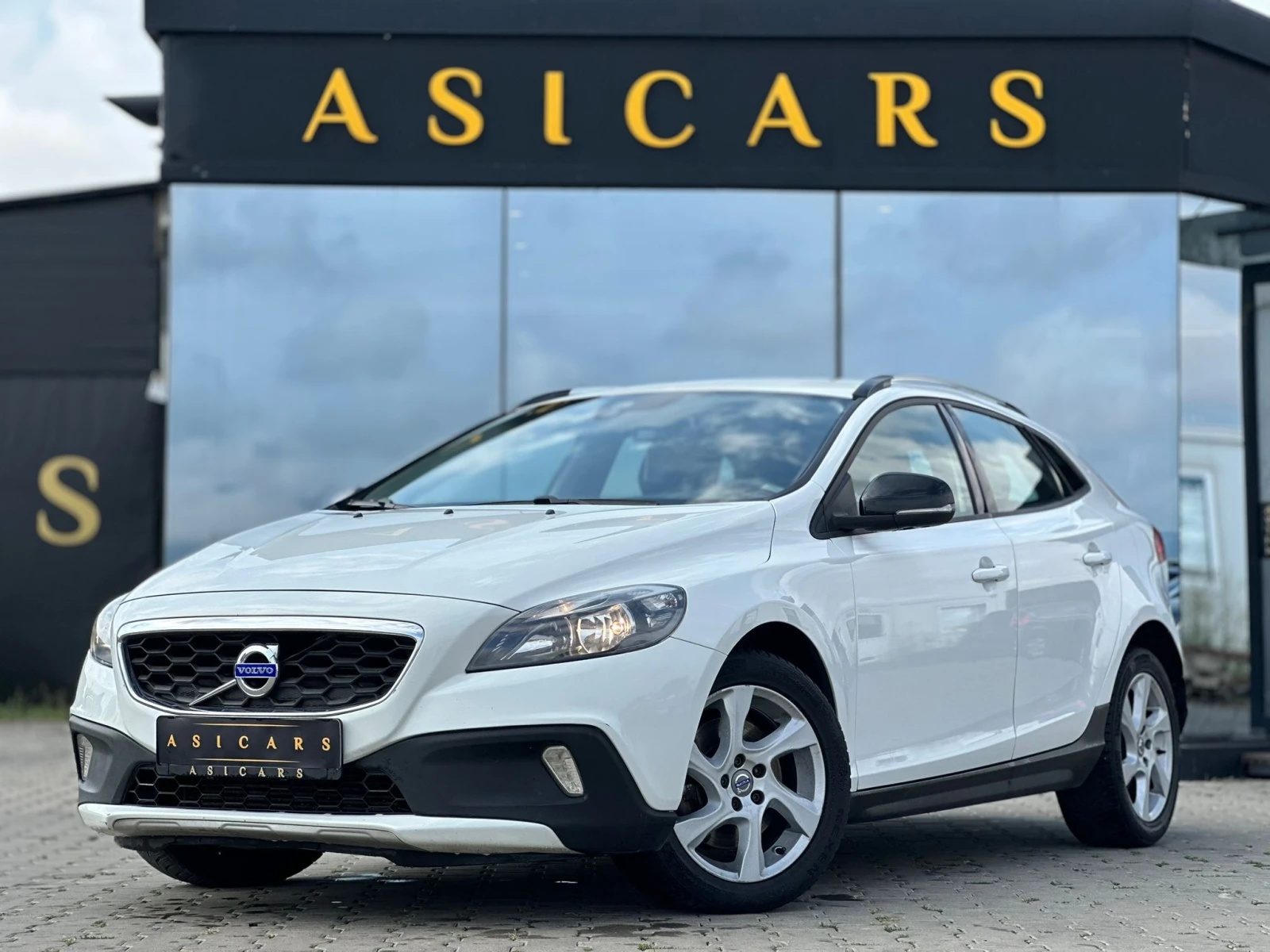 Volvo V40 Cross Country  / D 2 / BUSINESS / 2.0D / EURO 6 / TOP /, снимка 1