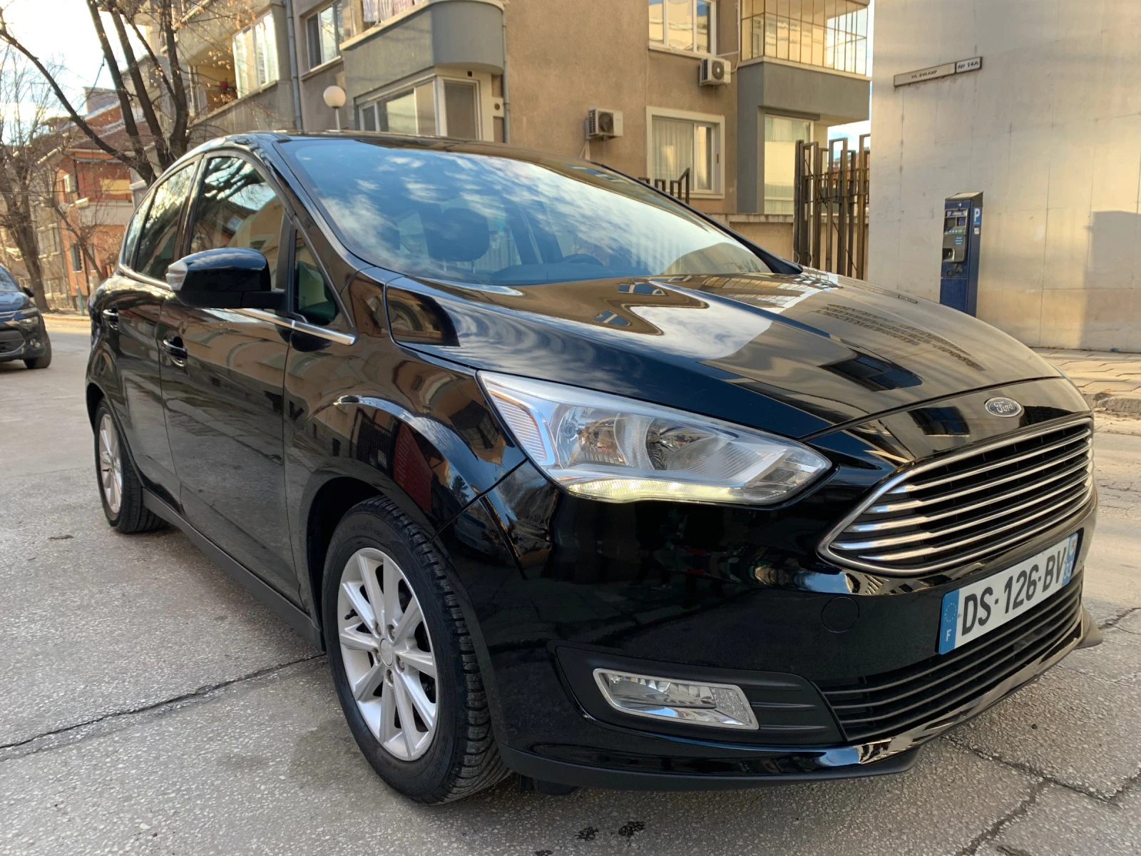 Ford C-max 1.5 TDCI 120к.с.TITANIUM 6 скор. EURO6 - изображение 2