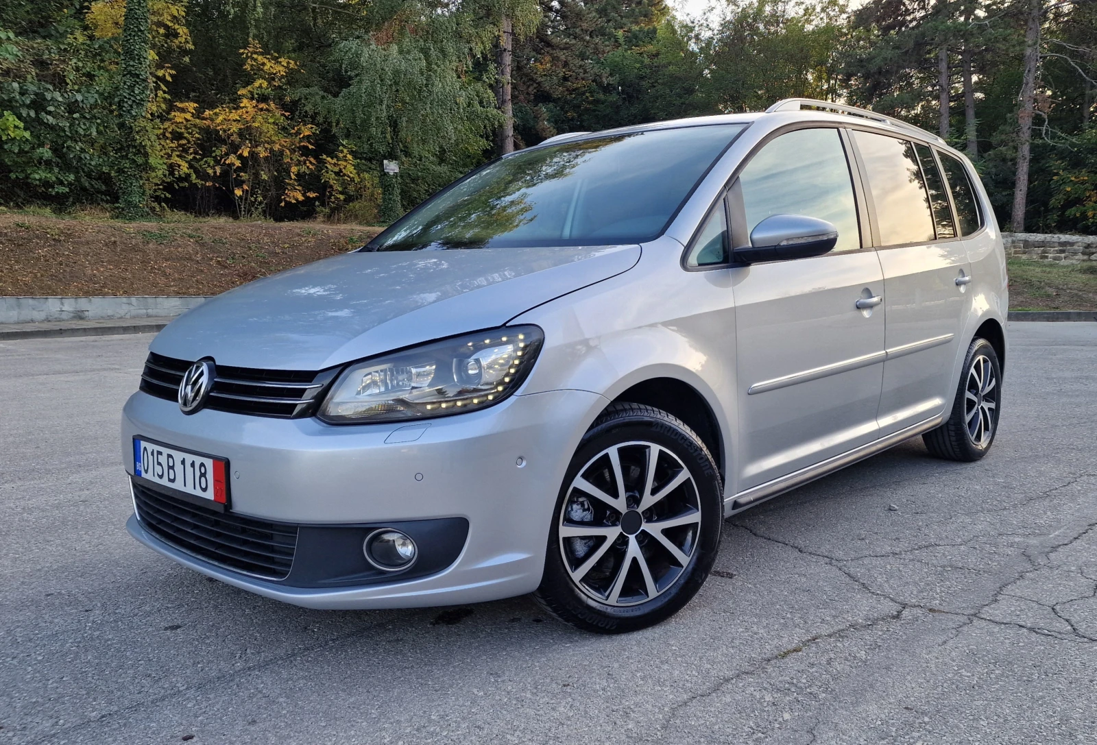 VW Touran 2.0tdi/140к.с./Панорама* Всички екстри*  - изображение 2