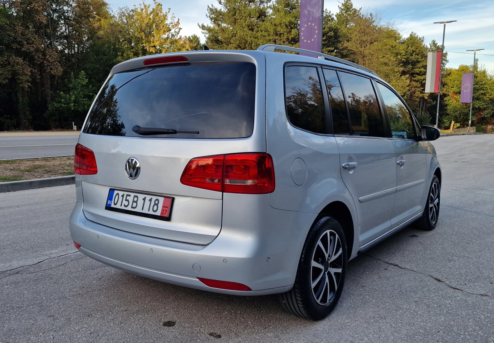 VW Touran 2.0tdi/140к.с./Панорама* Всички екстри*  - изображение 6