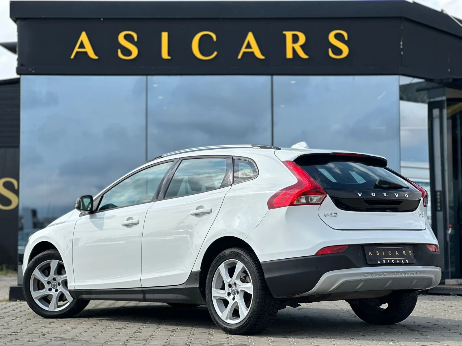 Volvo V40 Cross Country  / D 2 / BUSINESS / 2.0D / EURO 6 / TOP / - изображение 3