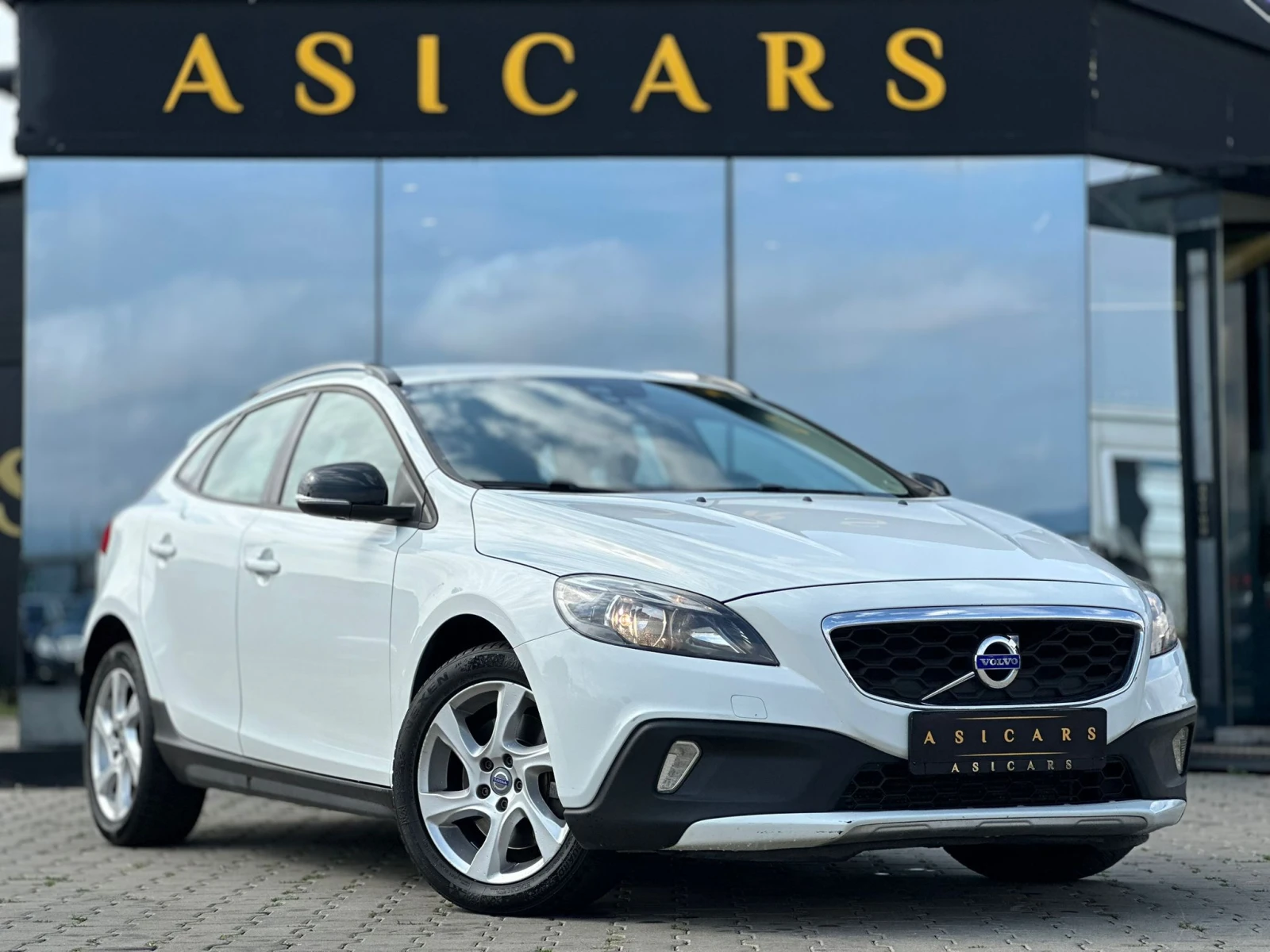 Volvo V40 Cross Country  / D 2 / BUSINESS / 2.0D / EURO 6 / TOP / - изображение 7
