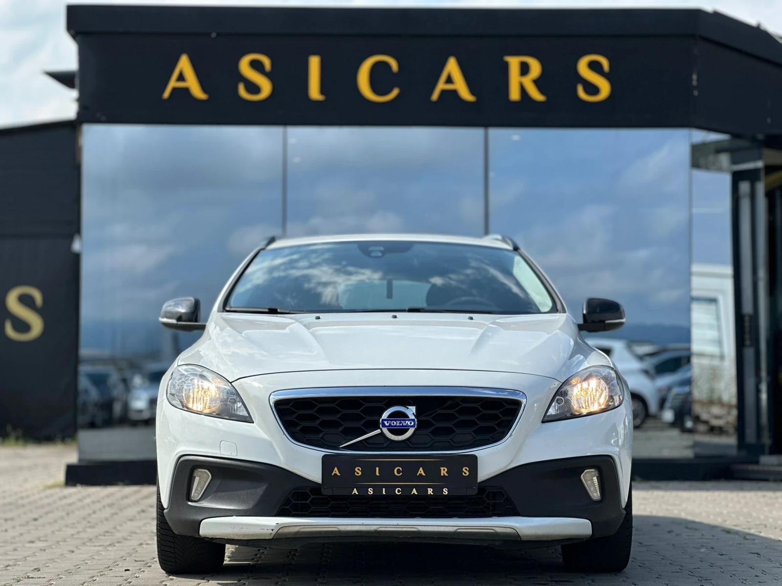 Volvo V40 Cross Country  / D 2 / BUSINESS / 2.0D / EURO 6 / TOP / - изображение 8