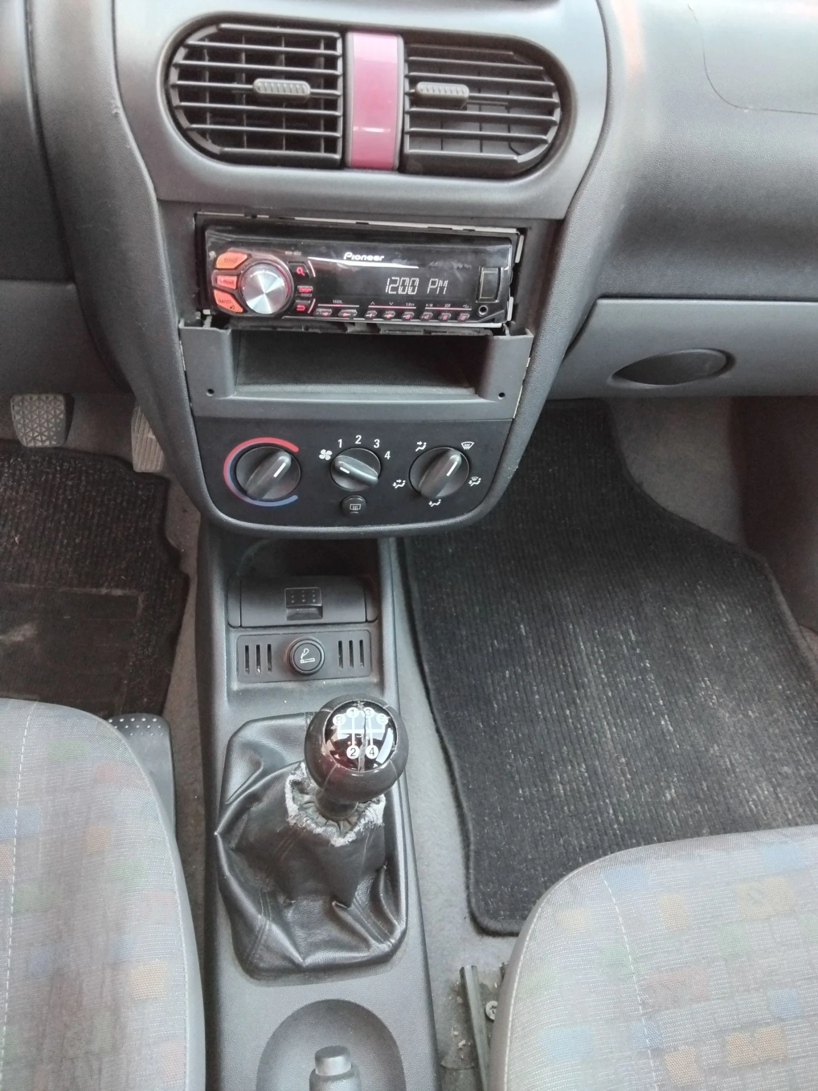 Opel Corsa, снимка 16 - Автомобили и джипове - 53839226