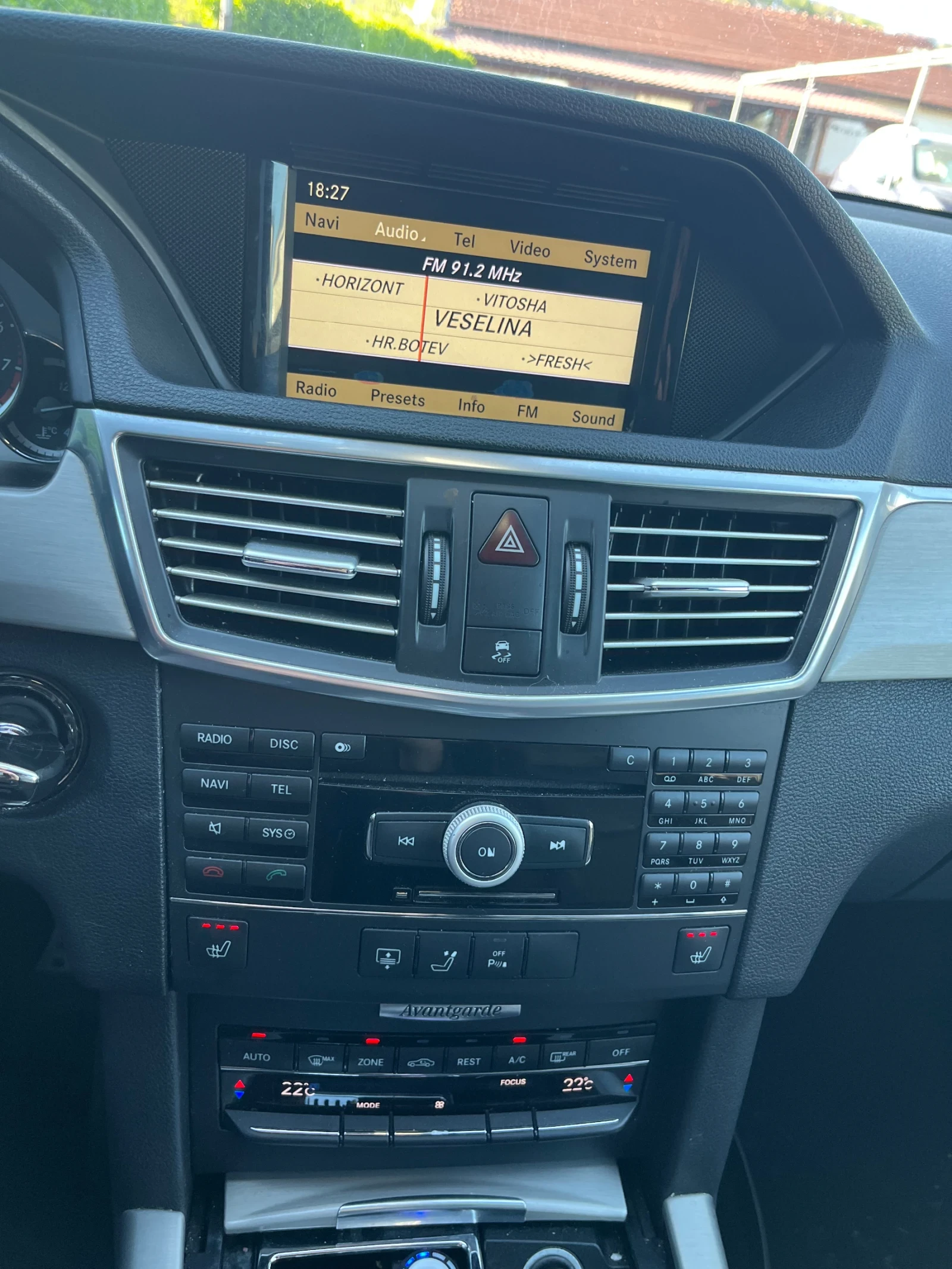 Mercedes-Benz E 500 5.5i AMG, снимка 11 - Автомобили и джипове - 54335616