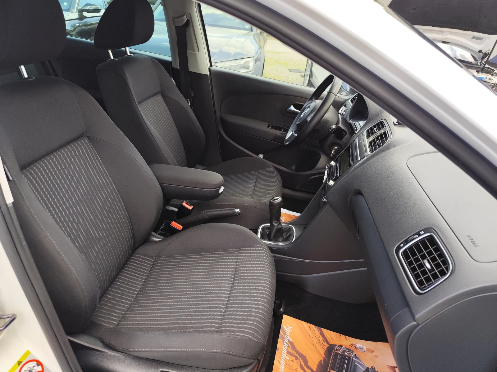 VW Polo 1.4i* KLIMATRONIK* EURO5A* , снимка 10 - Автомобили и джипове - 54343936