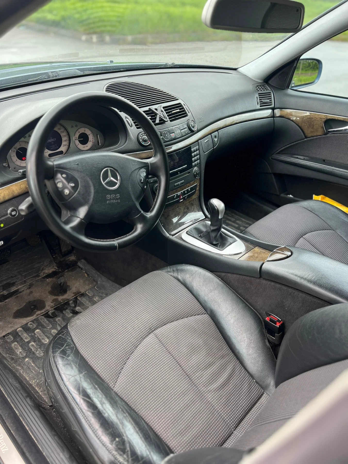 Mercedes-Benz E 220 2.2 CDI, снимка 5 - Автомобили и джипове - 54382428