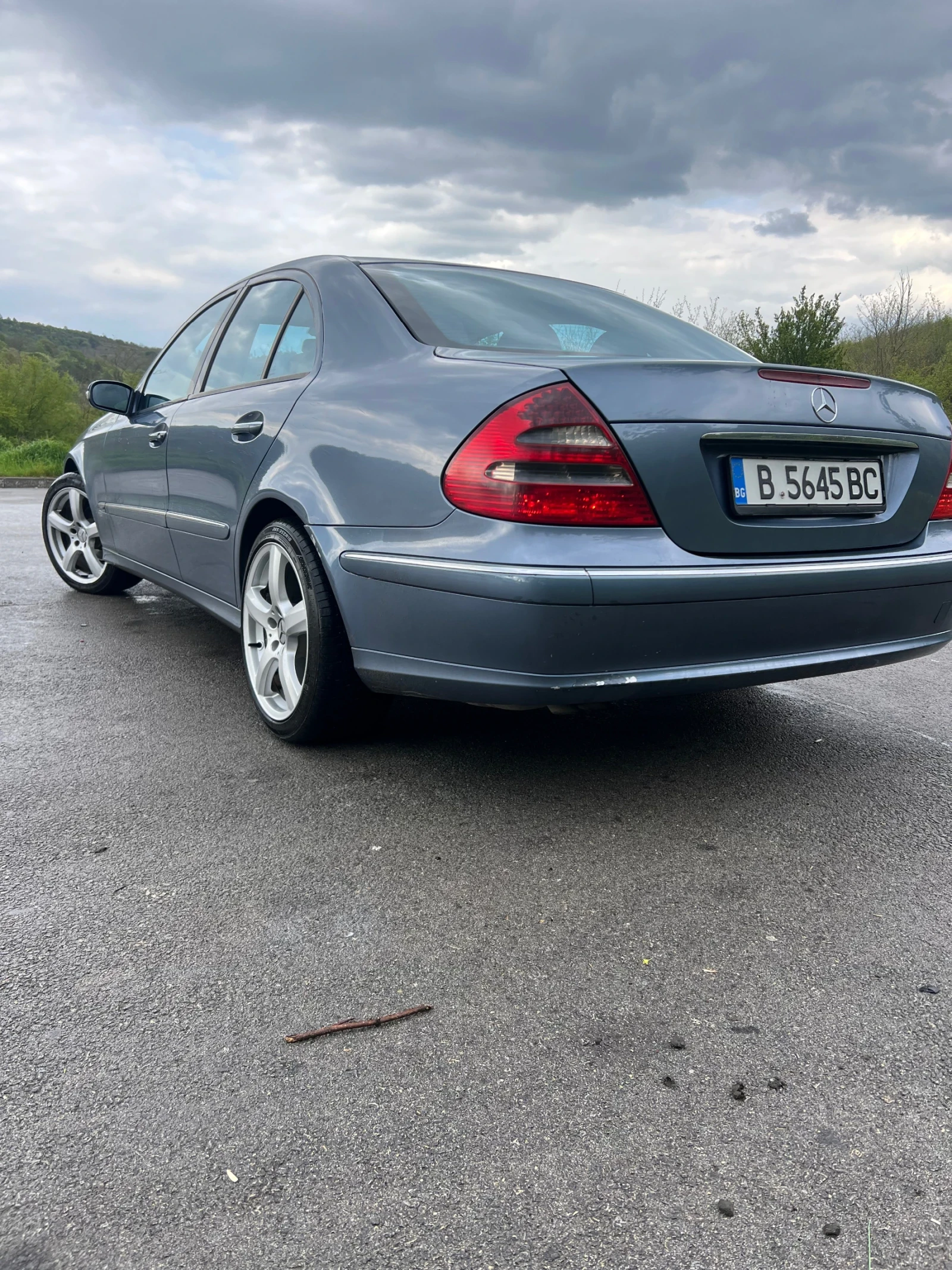 Mercedes-Benz E 220 2.2 CDI, снимка 4 - Автомобили и джипове - 54382428