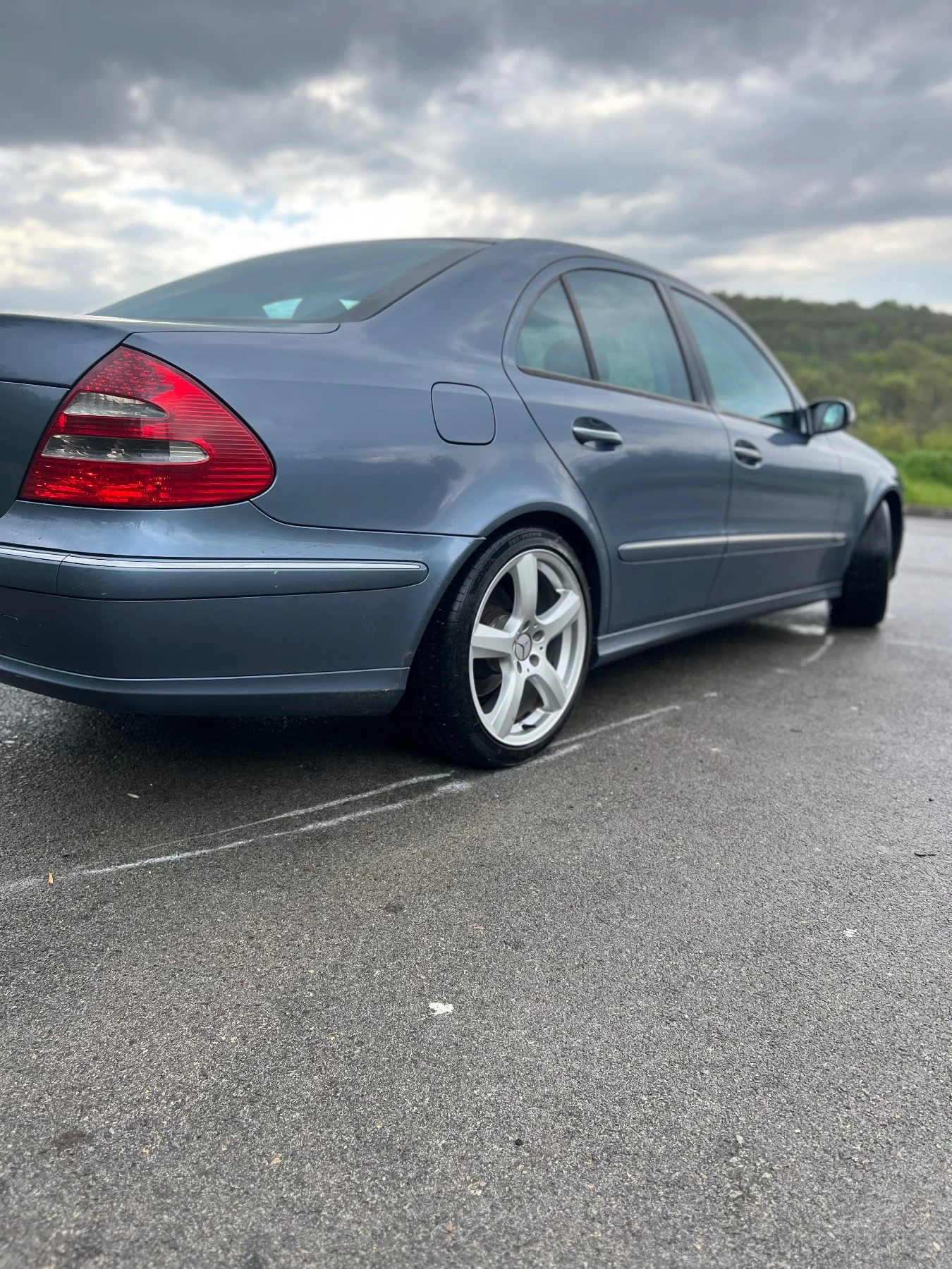 Mercedes-Benz E 220 2.2 CDI, снимка 3 - Автомобили и джипове - 54382428