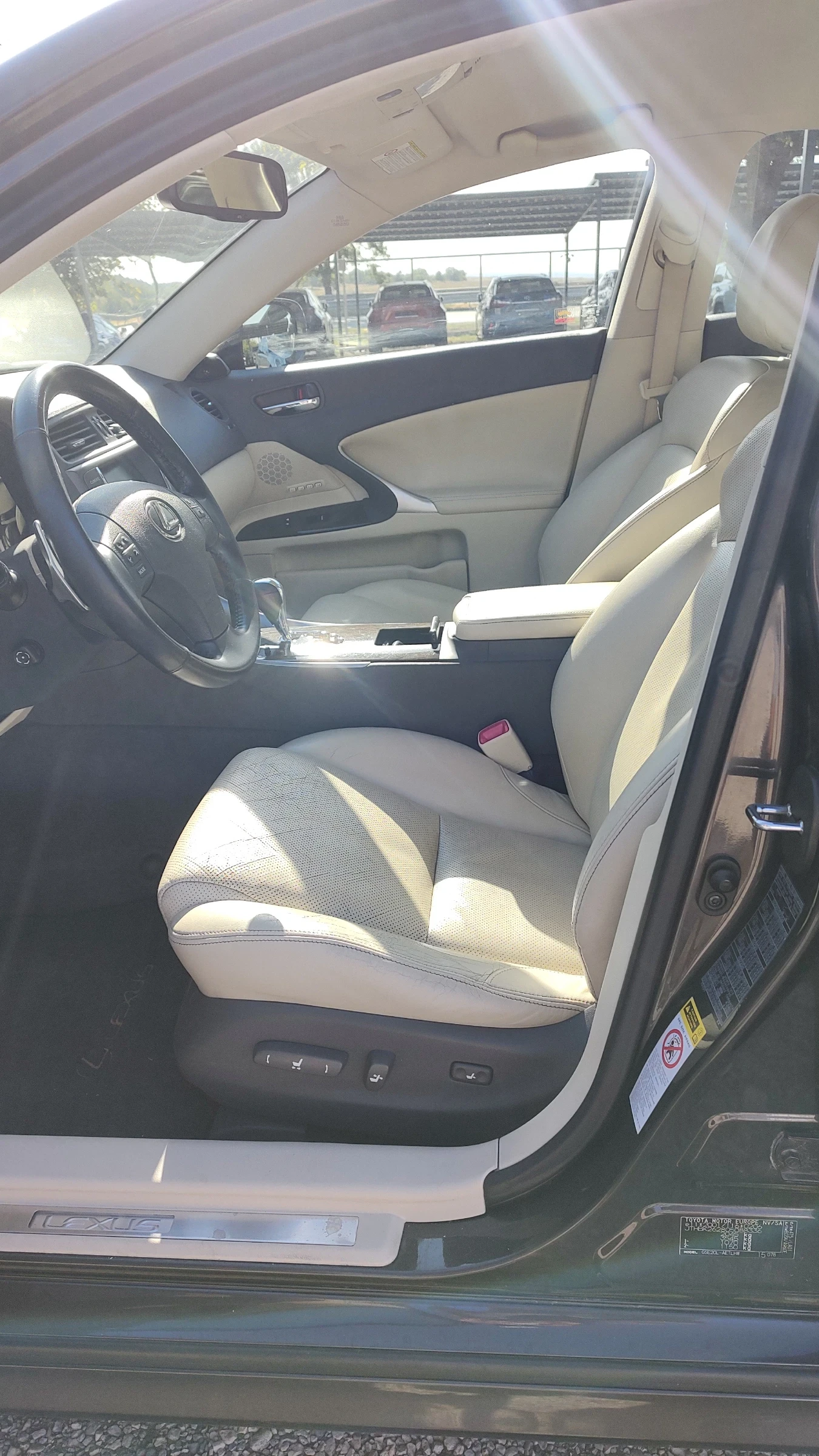 Lexus IS 250 /Facelift/Luxury/Camera , снимка 12 - Автомобили и джипове - 55889603