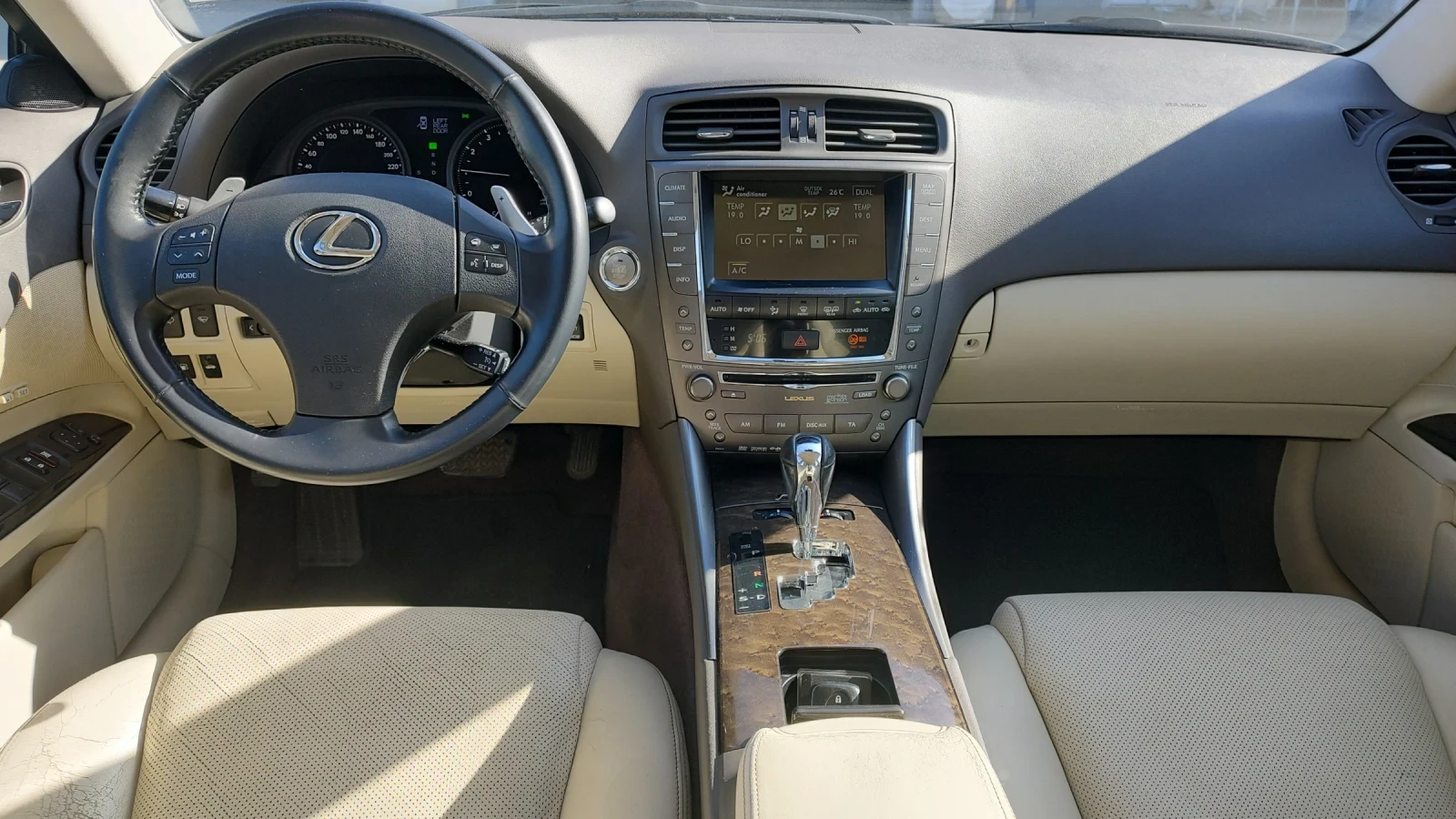 Lexus IS 250 /Facelift/Luxury/Camera , снимка 7 - Автомобили и джипове - 55889603