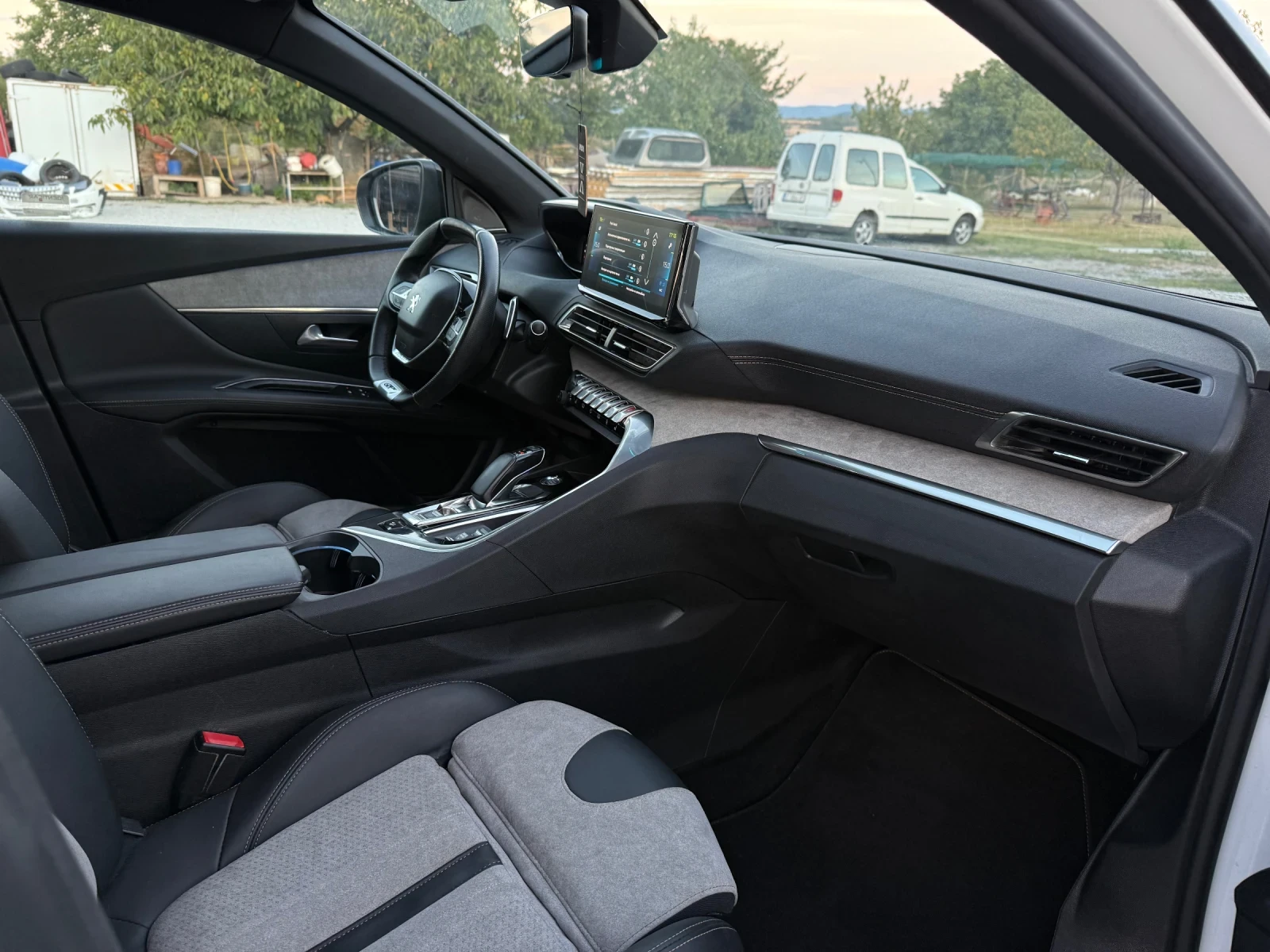 Peugeot 3008 GT PLUG-IN AWD FULL 300HP, снимка 9 - Автомобили и джипове - 56108101