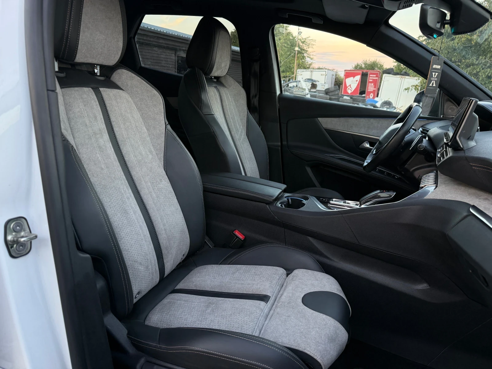 Peugeot 3008 GT PLUG-IN AWD FULL 300HP, снимка 10 - Автомобили и джипове - 56108101