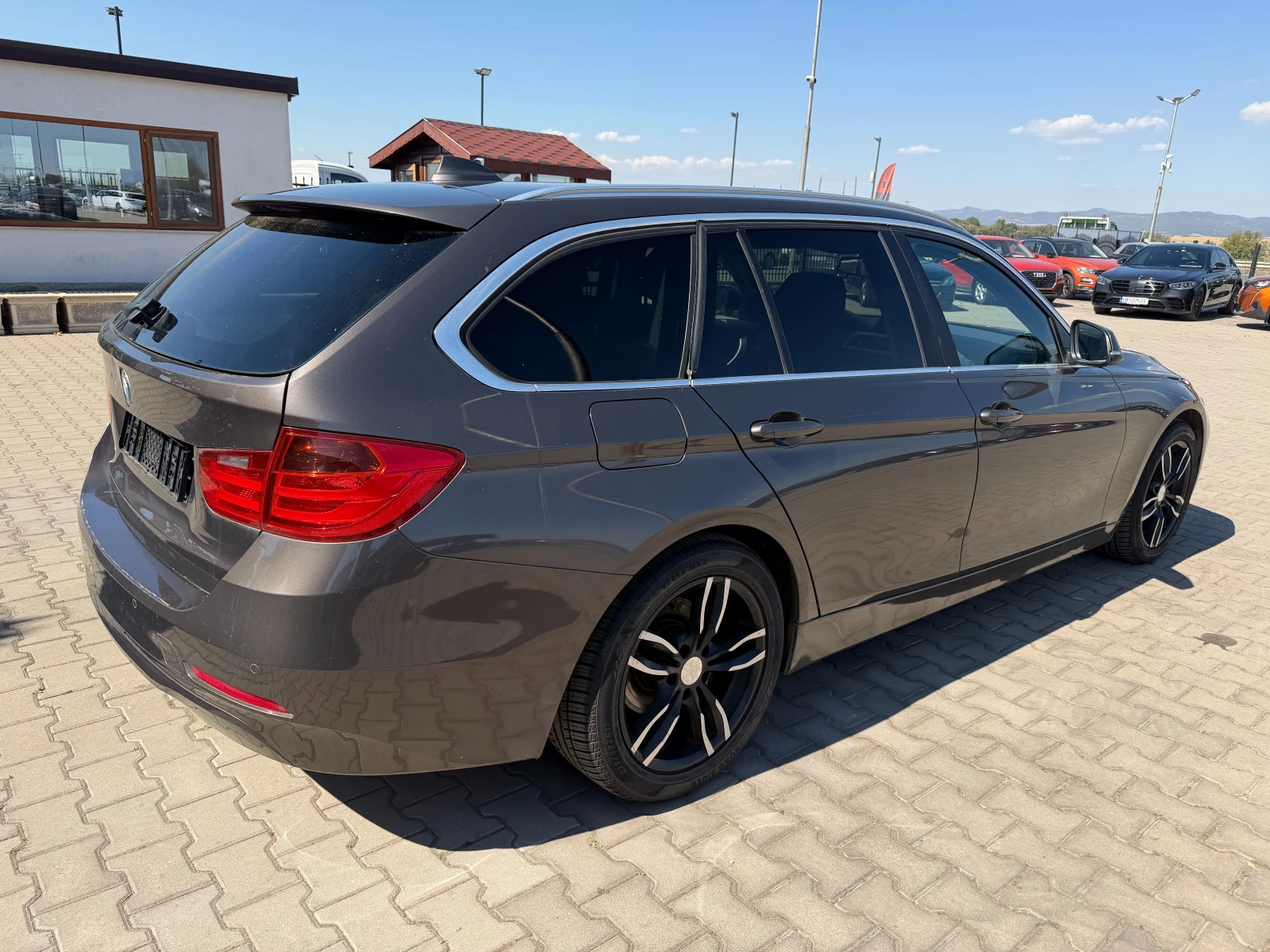 BMW 318 D NAVI/KOJA EURO 5, снимка 6 - Автомобили и джипове - 56130994