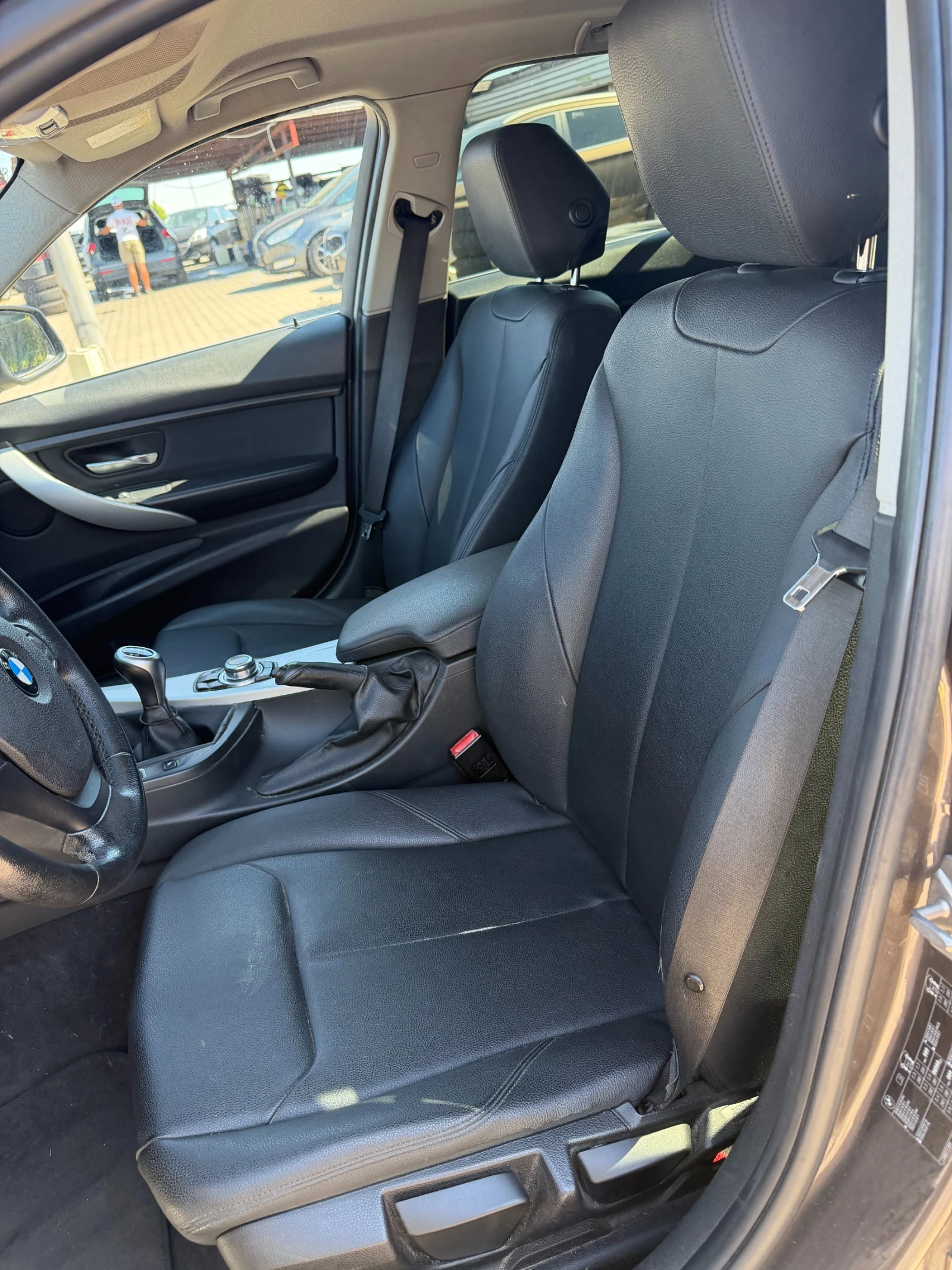 BMW 318 D NAVI/KOJA EURO 5, снимка 12 - Автомобили и джипове - 56130994