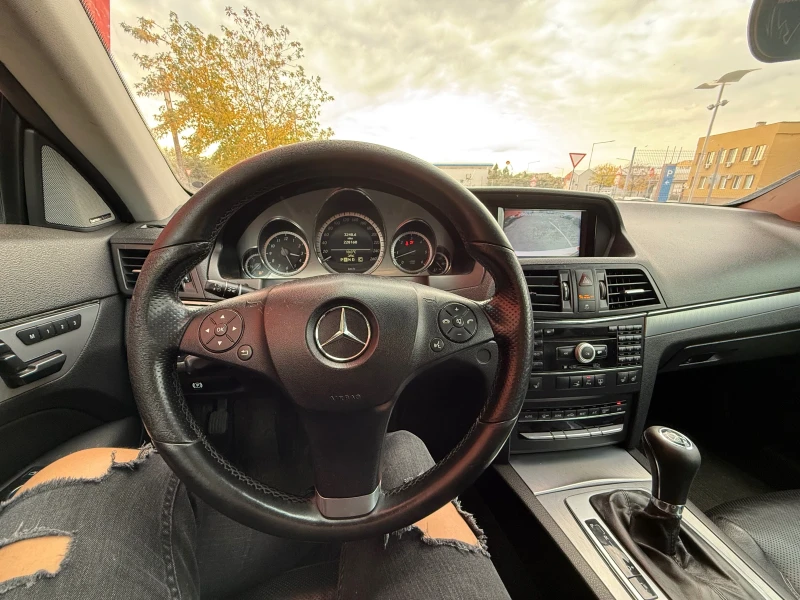 Mercedes-Benz E 350 БАРТЕР* AMG* COUPE* Обдухване* , снимка 15 - Автомобили и джипове - 47452173