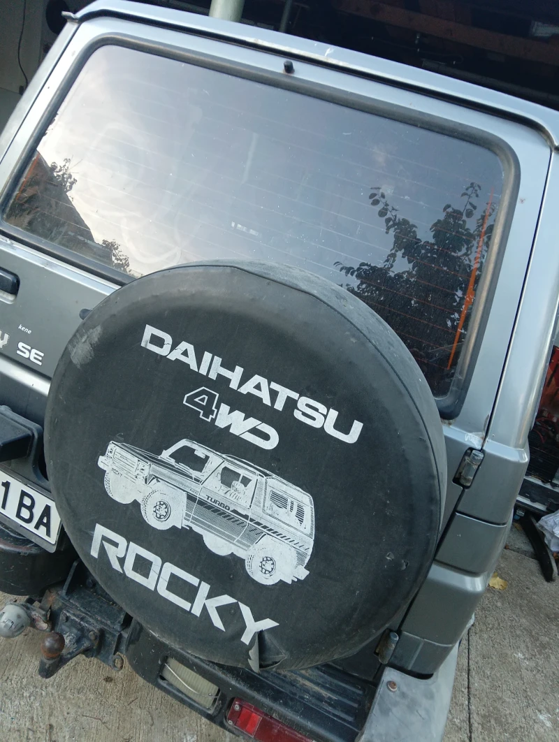 Daihatsu Rocky, снимка 3 - Автомобили и джипове - 52385775
