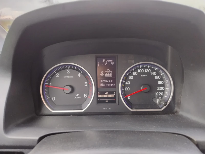 Honda Cr-v 2.2 i-dtec, снимка 6 - Автомобили и джипове - 52570933