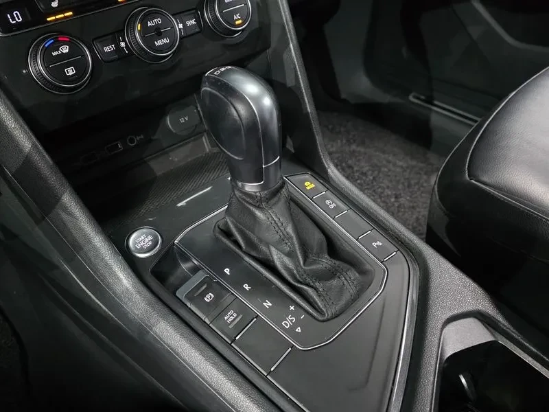 VW Tiguan 2.0 TDI PREMIUM, снимка 9 - Автомобили и джипове - 56294558