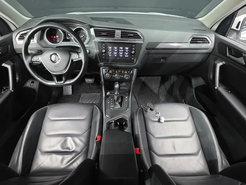 VW Tiguan 2.0 TDI PREMIUM, снимка 7 - Автомобили и джипове - 56294558