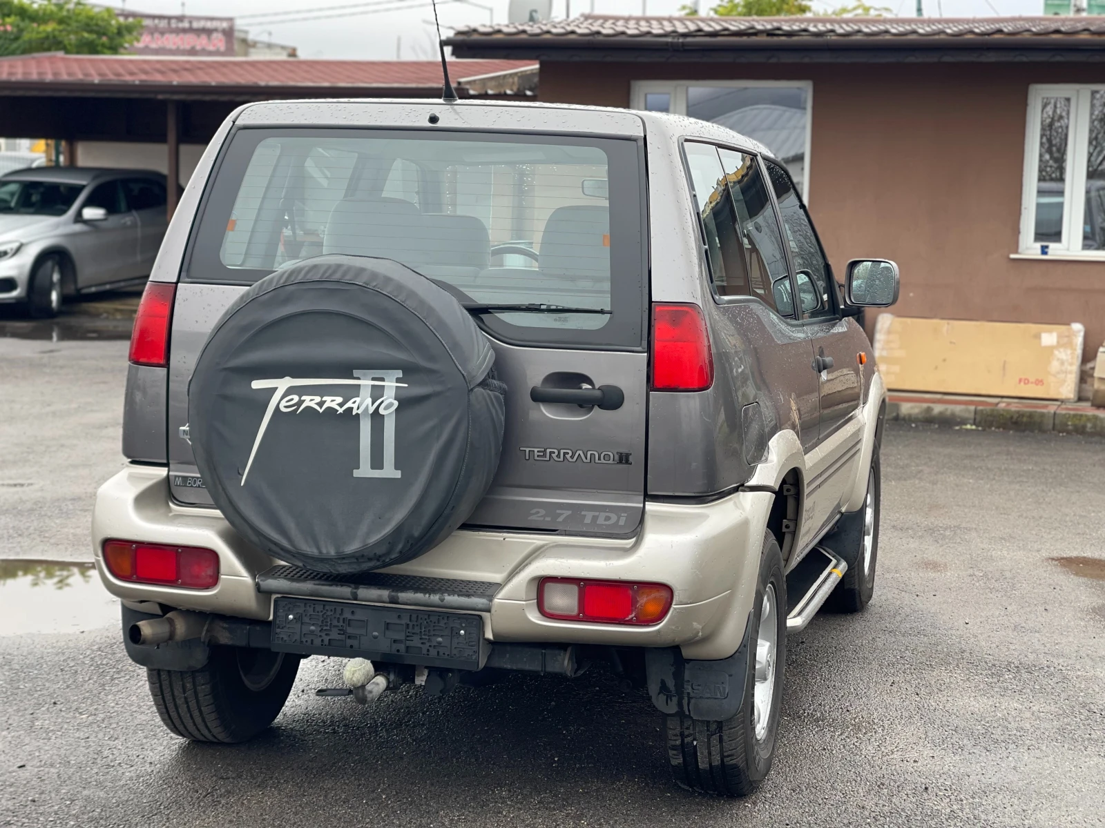 Nissan Terrano 2.7TDi 4x4 Италия / Климатик - изображение 5