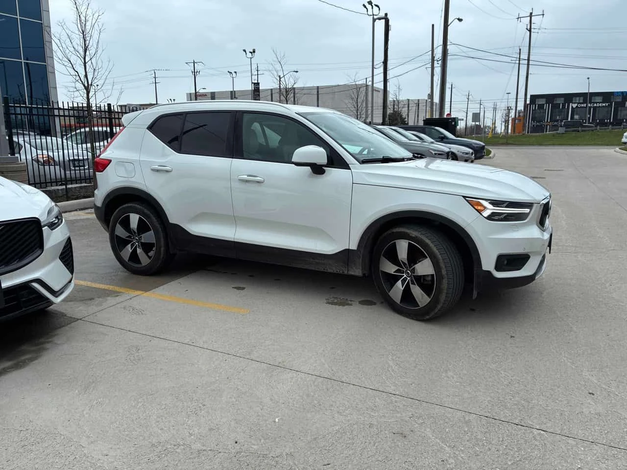 Volvo XC40 Momentum  CARFAX, снимка 3 - Автомобили и джипове - 54222330