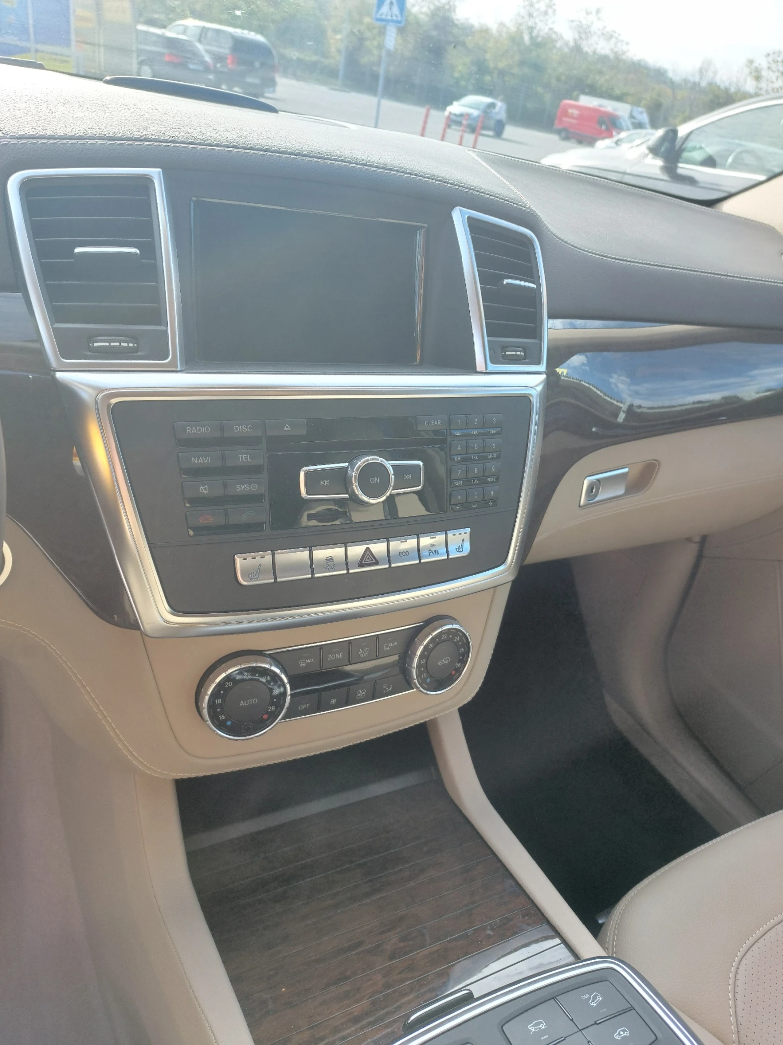 Mercedes-Benz ML 350 BLUETEC 4MATIC, снимка 6 - Автомобили и джипове - 54493129