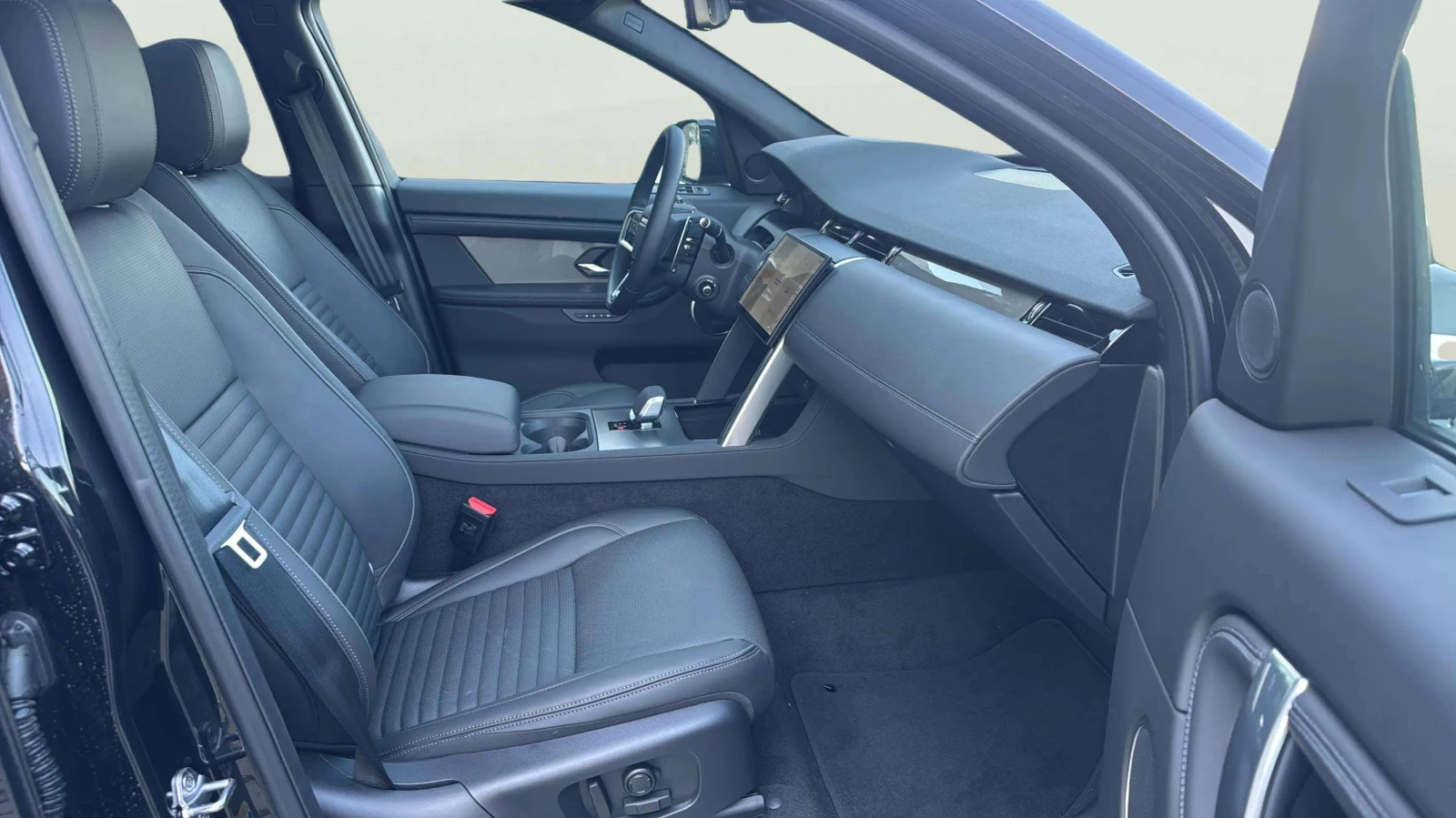 Land Rover Discovery Sport 2.0D, снимка 10 - Автомобили и джипове - 55193698