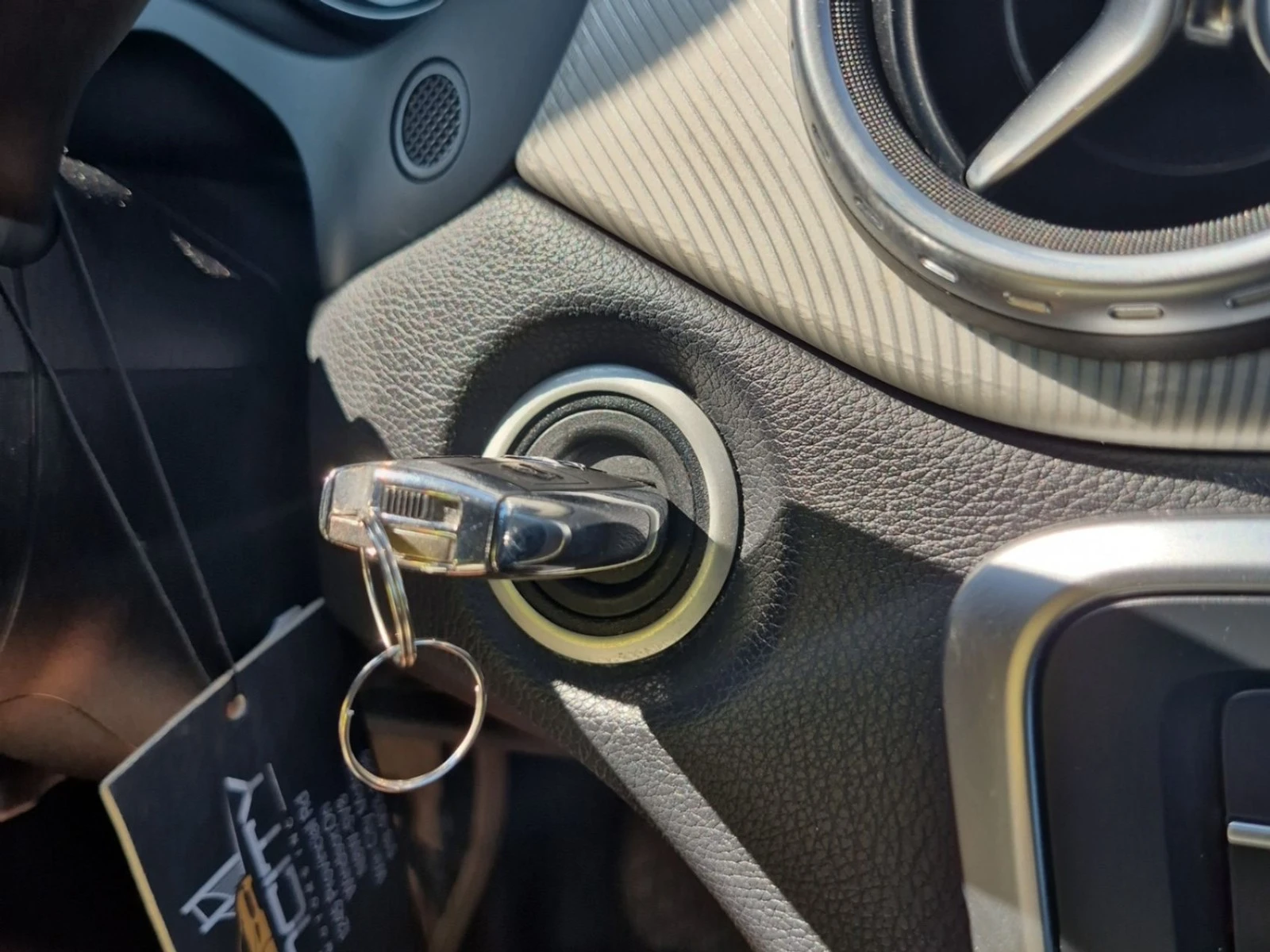 Mercedes-Benz GLA 250 * AвтоКредит * (ЦЕНА ДО БГ), снимка 16 - Автомобили и джипове - 55619344